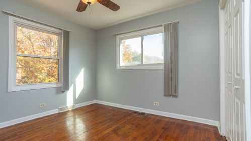 1901 Sunnyside Ave, Chicago IL 60630-3923 exterior