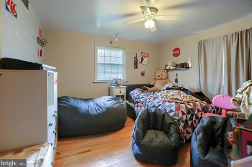 1918 Northbrook Dr, Lancaster PA 17601-4916 exterior