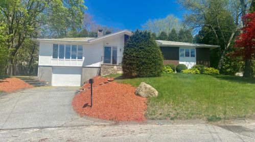 95 Calumet Ave, Worcester, MA 01606-2159