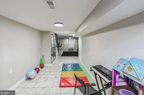 1233 49 St, Philadelphia PA 19143-4438 exterior