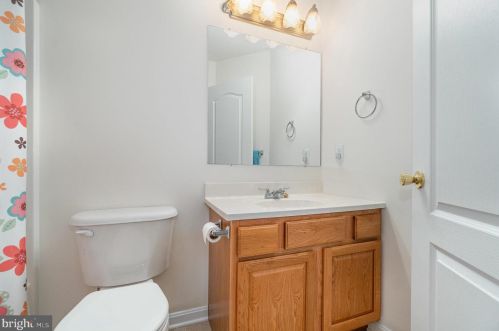 679 Walnut St, Hanover PA 17331-2050 exterior