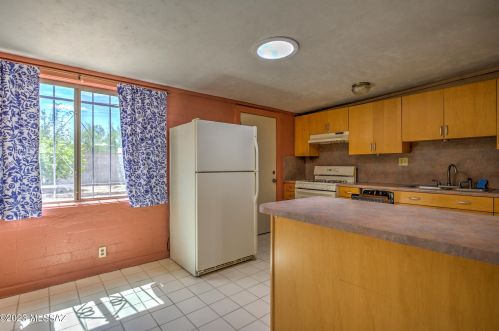 3702 March Pl, Tucson AZ 85713-4227 exterior