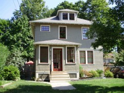 21 Eliot Ave, Newton, MA 02465-1708