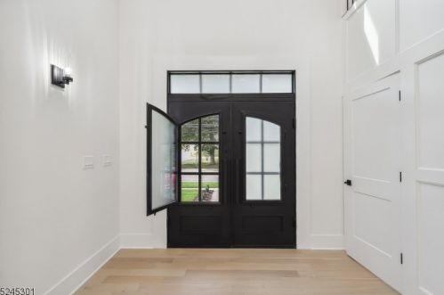 1306 Pleasant Valley Way, Town Center NJ  07052-1421 exterior