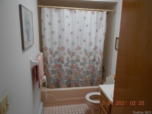 70 Scott Dr, Middletown NY 10941-1112 exterior