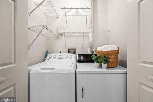 2207 Foxmeadow Dr, Limerick PA 19468-1572 exterior