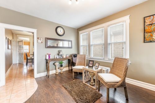 5643 California, Chicago IL 60659-4815 exterior