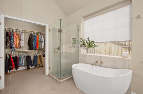 8119 Frst Hts Ln, Austin TX 78749-3506 exterior