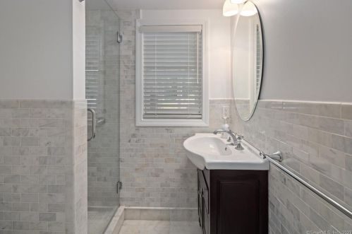 5 Mansfield Pl, Westport CT  06880-5045 exterior