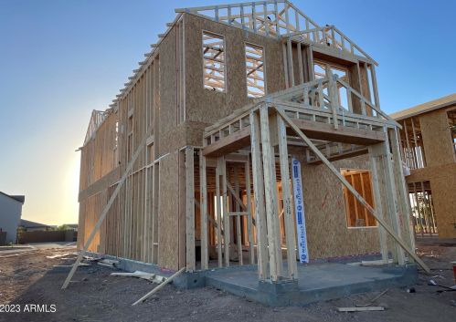 26214 19th Ln, Phoenix AZ  85085-2005 exterior