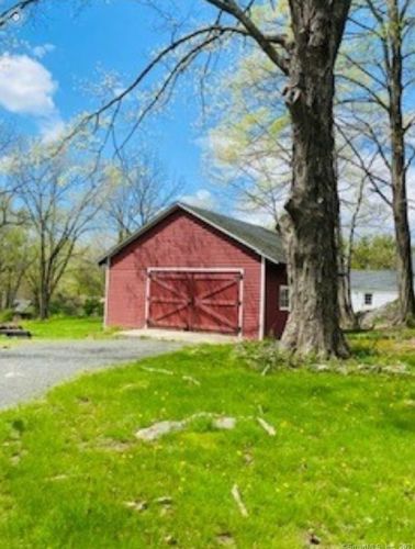 261 North St, Ridgefield CT  06877-2529 exterior