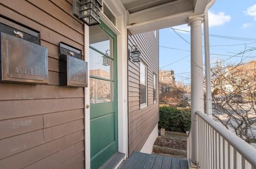 113 Manning St, Providence RI  02906-4309 exterior