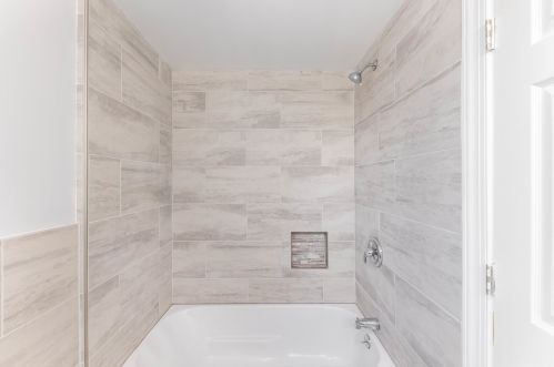 5009 Lavergne Ave, Chicago IL 60638-5831 exterior