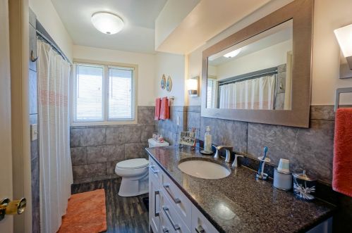 9355 Thrush Ln, Milwaukee WI 53217-1375 exterior