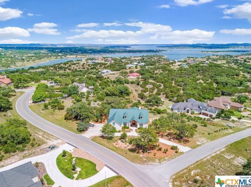 1009 Bluewater Pl, Spring Branch TX 78070-5485 exterior