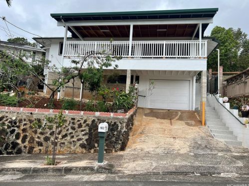 1952 Bertram St, Honolulu HI 96816-2006 exterior