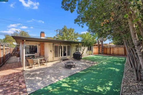 3112 Mount Diablo St, Concord CA 94518-1146 exterior