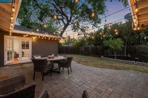 196 Hazel Dr, Concord CA  94523-2916 exterior