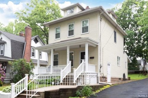 1349 Laurel Ter, Teaneck, NJ 07666-5008