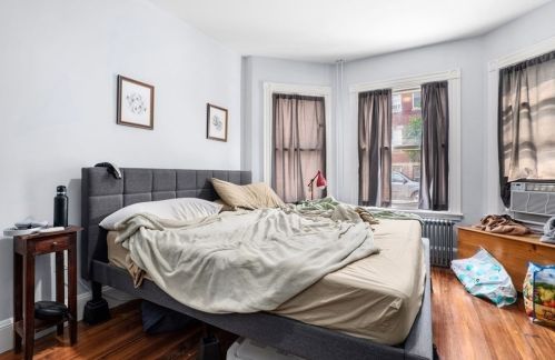 204 Falcon St, Boston MA 02128 exterior