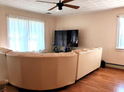 30 Brookville Rd, Edison NJ  08817-4102 exterior