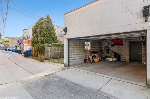 839 Miller St, Chicago IL  60607-4298 exterior