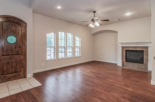 6755 Plaza Via, Irving TX  75039-3224 exterior