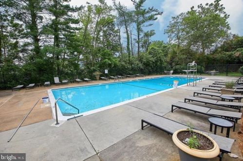 6280 Edsall Rd, Alexandria VA 22312-2609 exterior