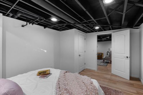 4150 Lake Dr, Milwaukee WI  53211-1719 exterior