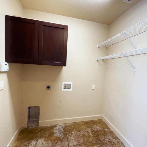 560 Desoto Blvd, Naples FL 34120-9021 exterior