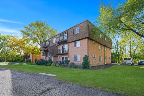 4819 Engle Rd, Chicago, IL 60803-3045