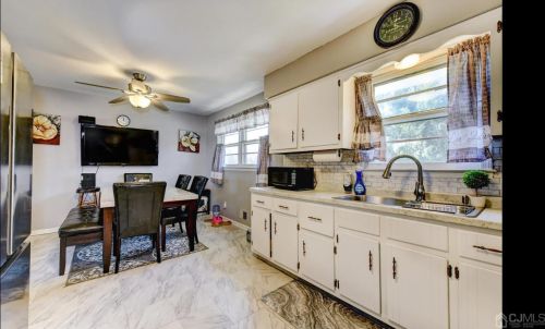 226 Prospect Ave, Green Brook NJ  08812-1418 exterior