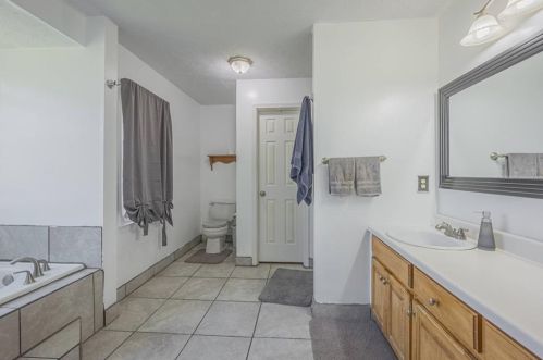 2802 Emerson Lake Dr, Lithonia GA  30078-6642 exterior