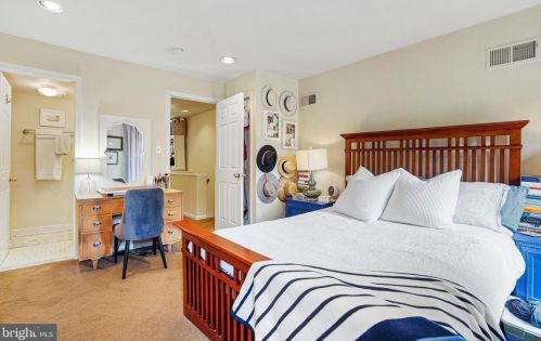 732 11 St, Washington DC 20010-2405 exterior