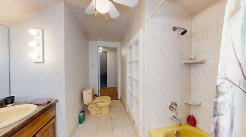 525 Penn Vista Dr, Pittsburgh PA  15235-4242 exterior