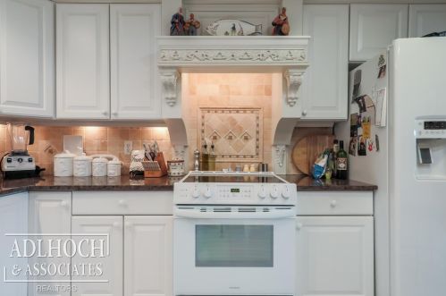 1222 Oakwood Ct, Rochester MI 48307-2541 exterior