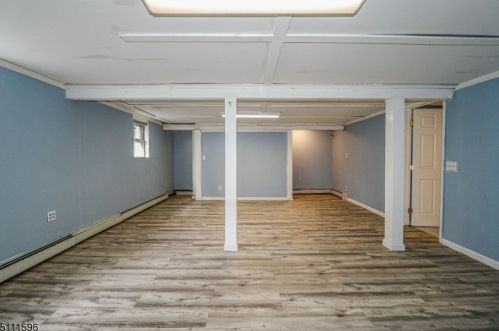 6 Melvin Ave, Iselin NJ 08830-2439 exterior