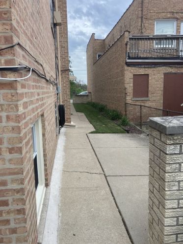 7007 Irving Park Rd, Chicago IL 60634-2301 exterior