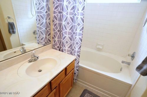 10070 Paseo San Rosendo, Tucson AZ 85747-5044 exterior