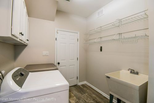 5 Markus Ct, Jackson Twp NJ  08527-2886 exterior