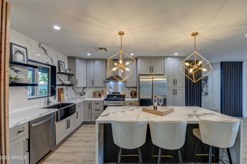 4043 44th Pl, Phoenix AZ  85018-5401 exterior