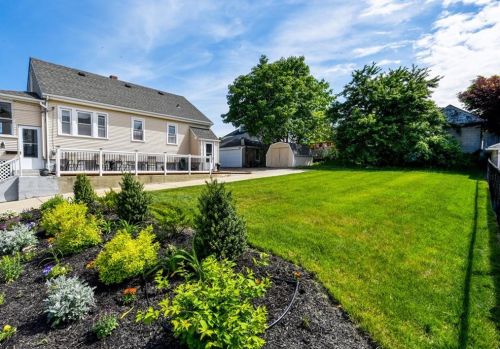 337 Jastram St, Providence RI 02908-4207 exterior