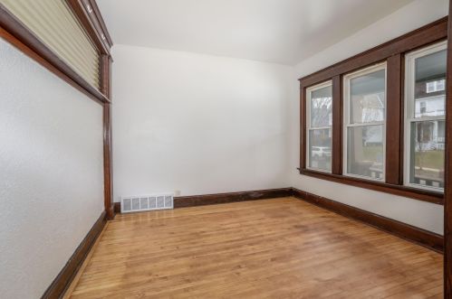 1035 Idaho St, Milwaukee WI 53207-2409 exterior