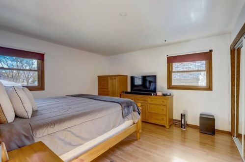 2327 Parnell Ave, Milwaukee WI 53221-4250 exterior