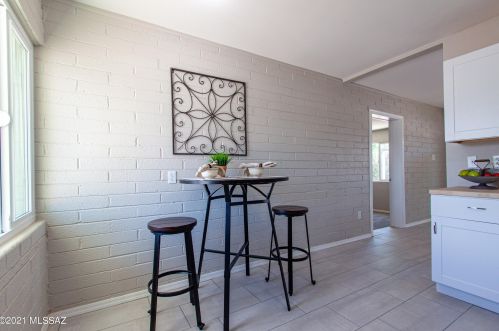 2202 Poquita Vis, Tucson AZ  85713-5128 exterior