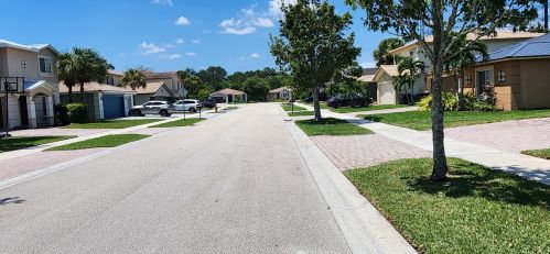 2085 Marblehead Way, Fort Pierce FL  34953-4388 exterior