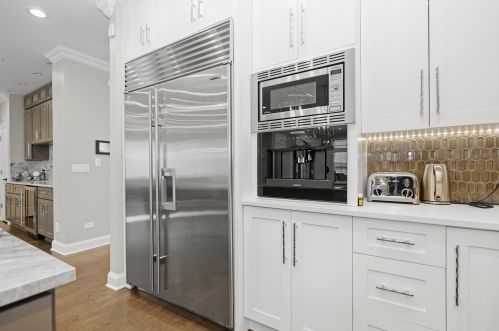 3753 Tripp Ave, Chicago IL 60803-1832 exterior