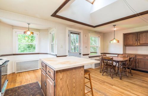 374 Washington St, Dover NH 03820-3635 exterior