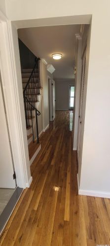 1030 Franklin Ave, Valley Stream NY 11580-4529 exterior