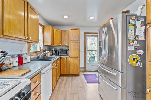 3001 Chestnut Dr, Bull Valley IL 60097-9399 exterior